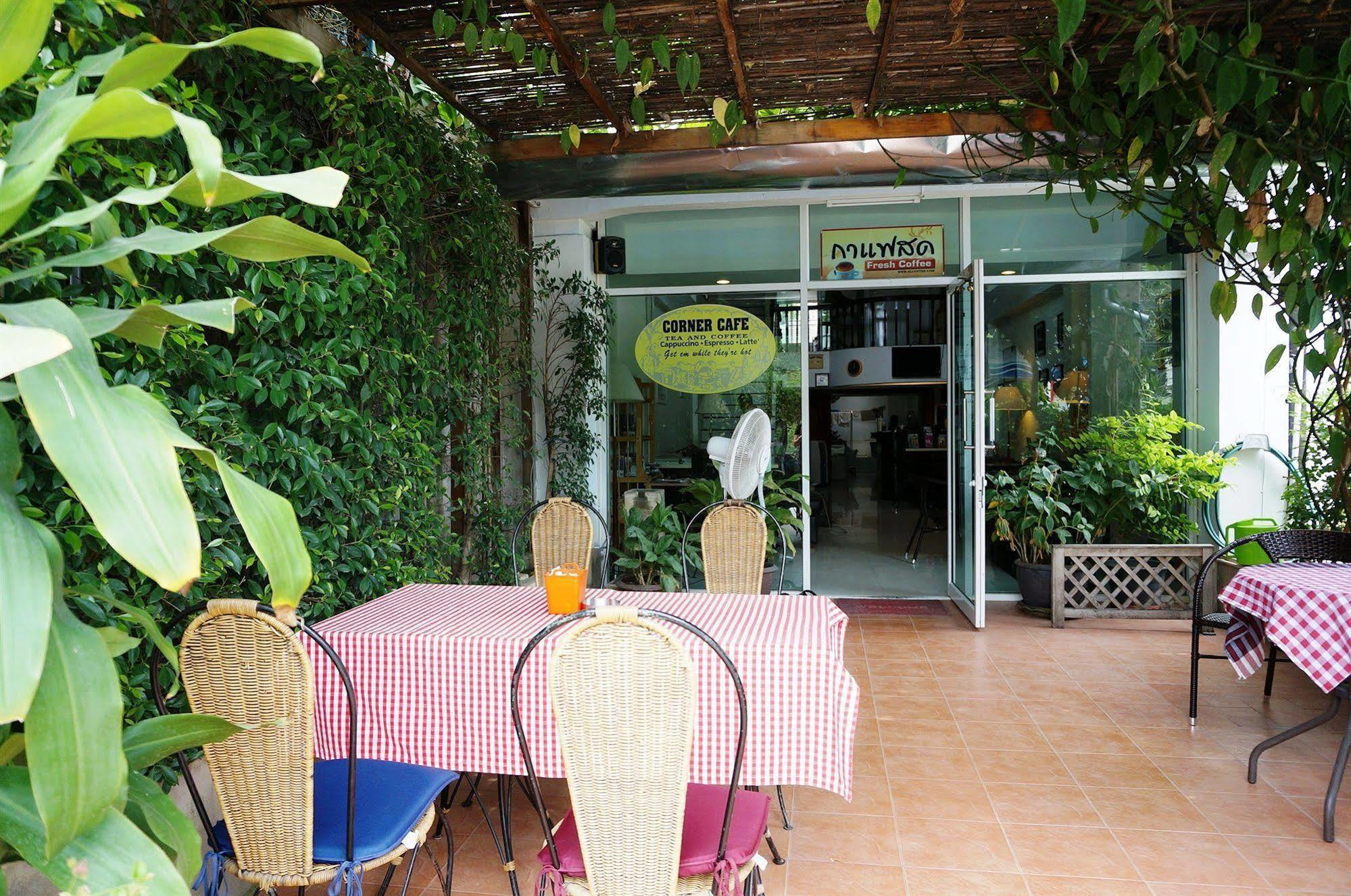 Corner Cafe Bed & Breakfast 후아 힌 외부 사진